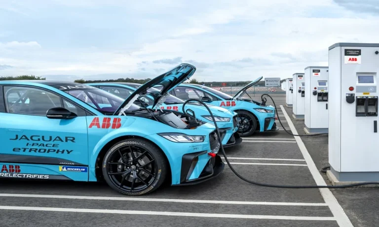 ABB ve Jaguar’ın kesintisiz güç ortaklığı