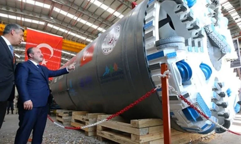 Yerli tünel açma makinesi üretim bandından indirildi