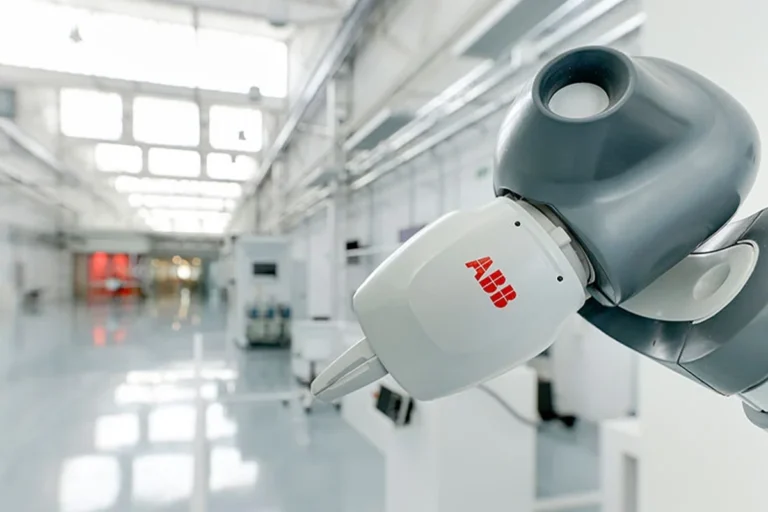 Beş yıl boyunca kolaboratif robotlar için yeni standartları ABB’nin çığır açan YuMi® robotu belirledi