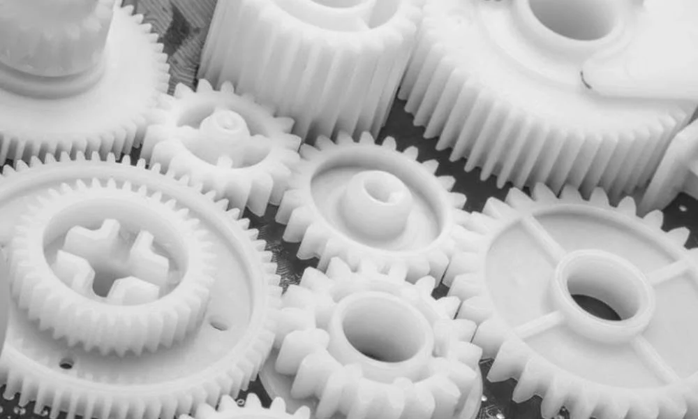 Çelik ve poliksimetilen plastik düz ve helisel dişlilerin aşınma davranışlarına tork ve hızın etkileri
