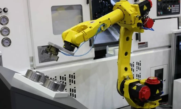 Kolaboratif robotlar üretim hızını ve verimliliği artırıyor  