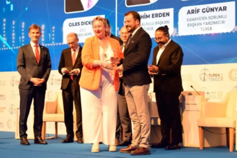 Yerli rüzgar türbini için 4.7 MW’lık generatör üreten AEMOT, 6 MW’lık generatör için çalışıyor