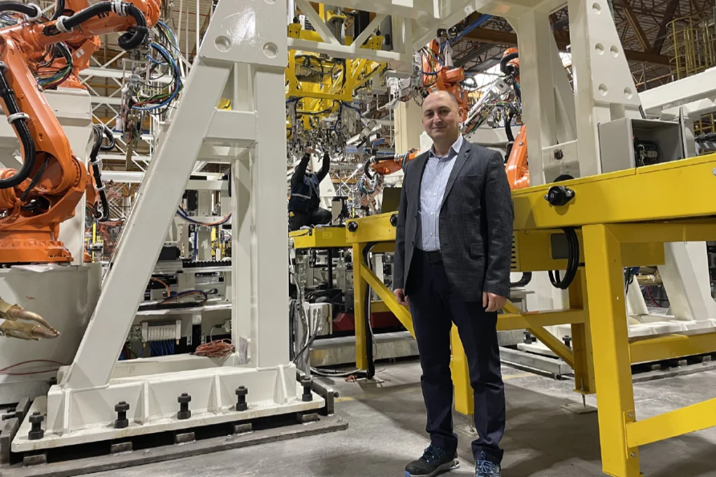 Robot Entegratörleri ve Yüksek Teknolojili Sistem Üreticileri Derneği (ROBODER) Başkanı Murat Yarış
