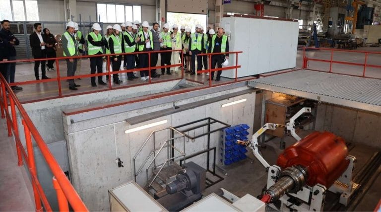 Teknoloji merkezine dönüşen AEMOT fabrikası; sanayiyi dönüştürüyor, rüzgarı yerlileştiriyor