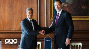 RENK CEO’su Dr. Alexander Sagel ile Stellex Capital Management Ortağı Karthik Achar, satın alma anlaşmasını Londra’daki Old Royal Naval College’da imzaladı. Fotoğraf: Anne Kaiser / RENK.